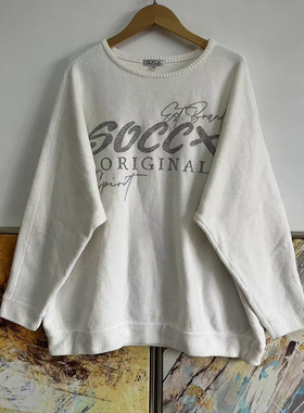 工装soccx女款白色字母印花圆领针织衫宽松休闲蝙蝠侠毛衣