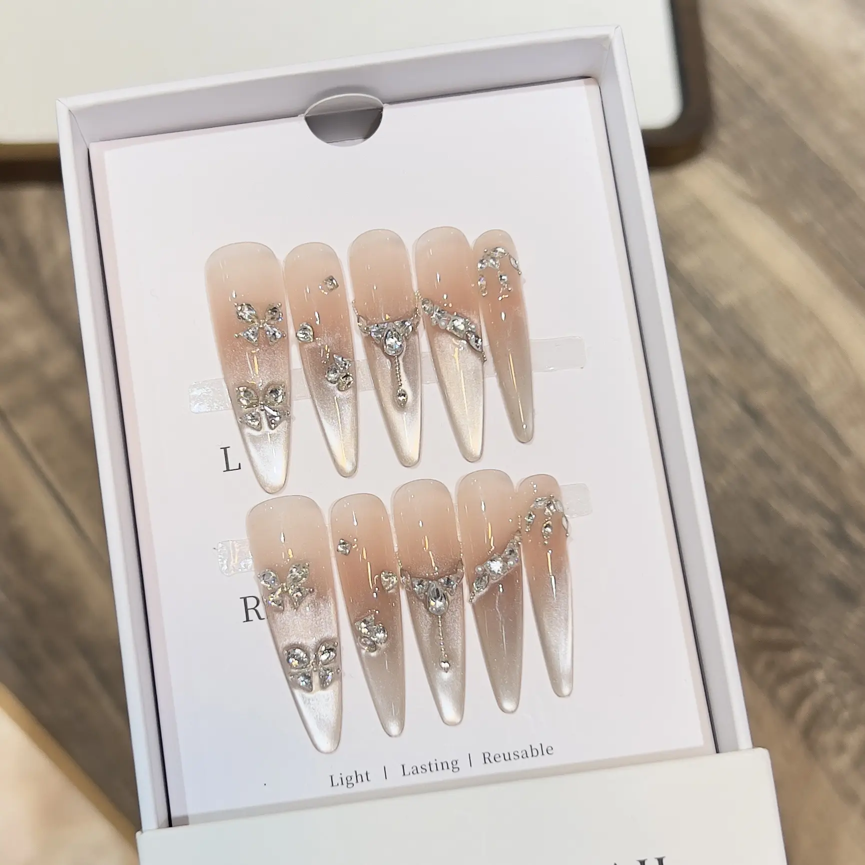 黛瑞森 【雾屿流萤】手工穿戴甲高级感裸色腮红绵密法式猫眼美甲