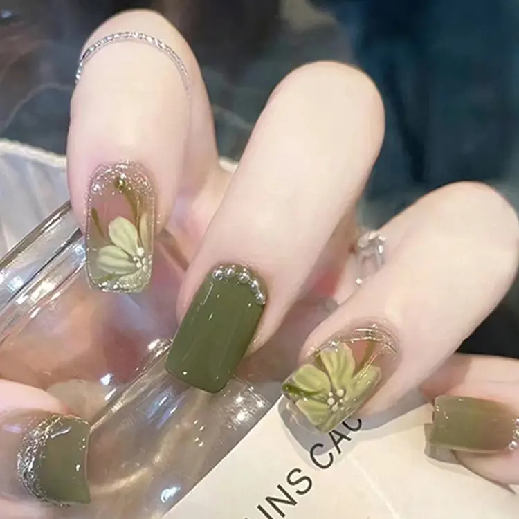 绿色清新穿戴甲片珍珠山茶花美甲贴片粉透短款显白假指甲成品