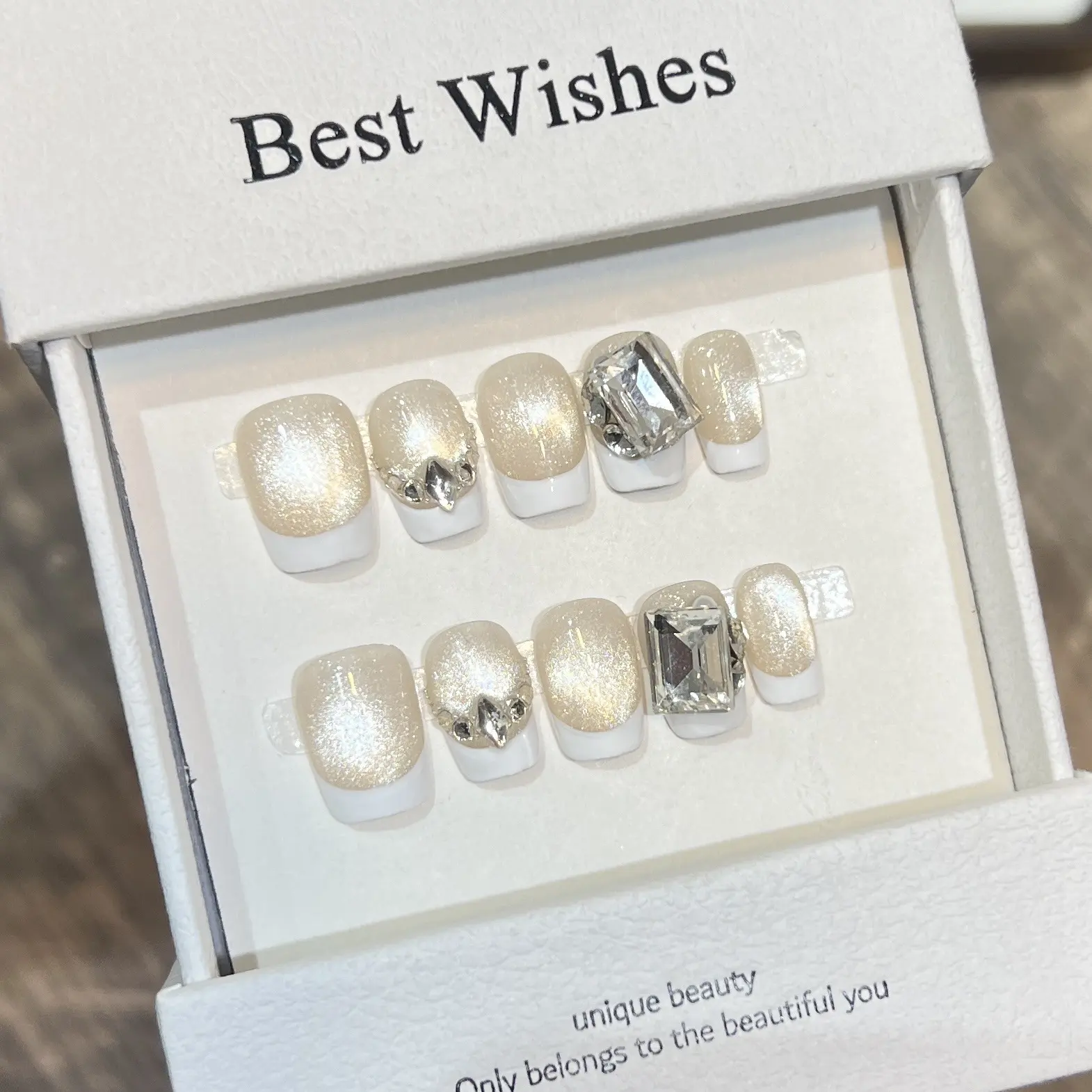 黛瑞森 【银河微光】日常短款穿戴甲手工猫眼白色法式简约美甲贴