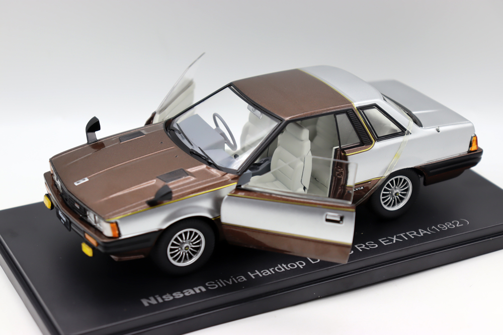 1/24合金汽车跑车模型摆件