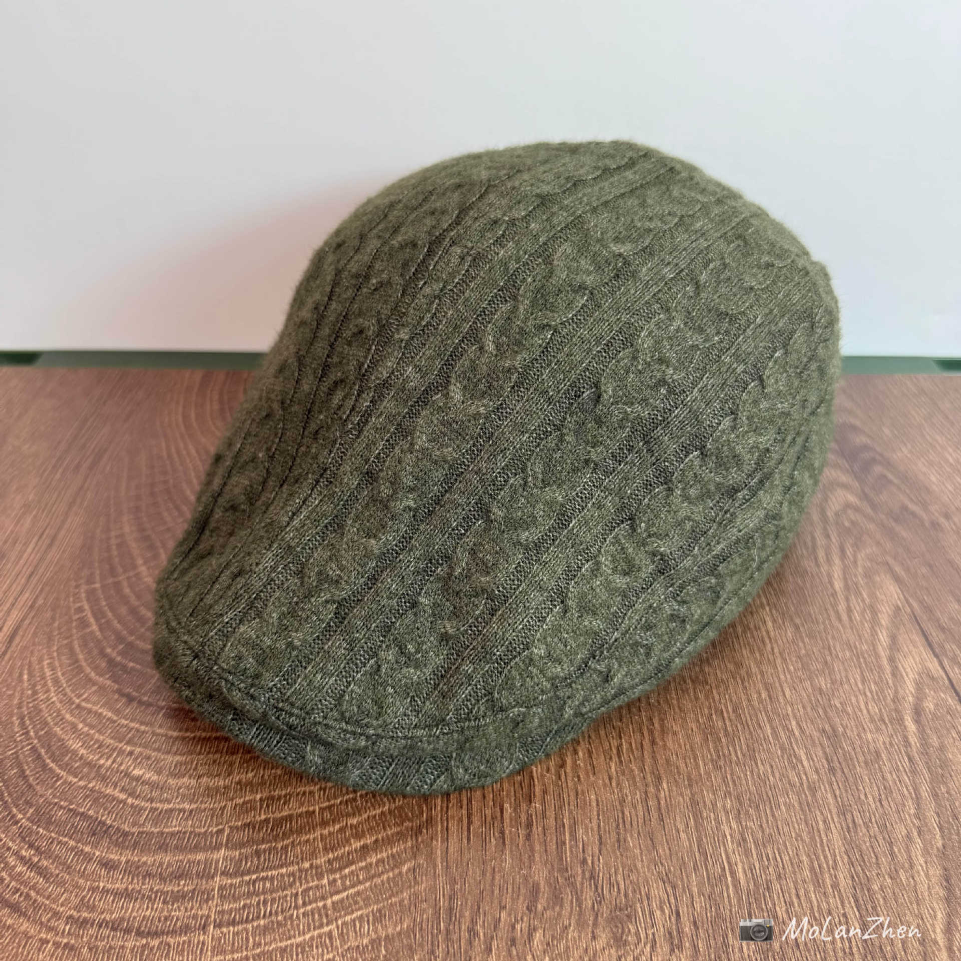 前进帽女显脸小贝雷帽秋冬保暖鸭舌帽复古针织麻花画家帽百搭潮