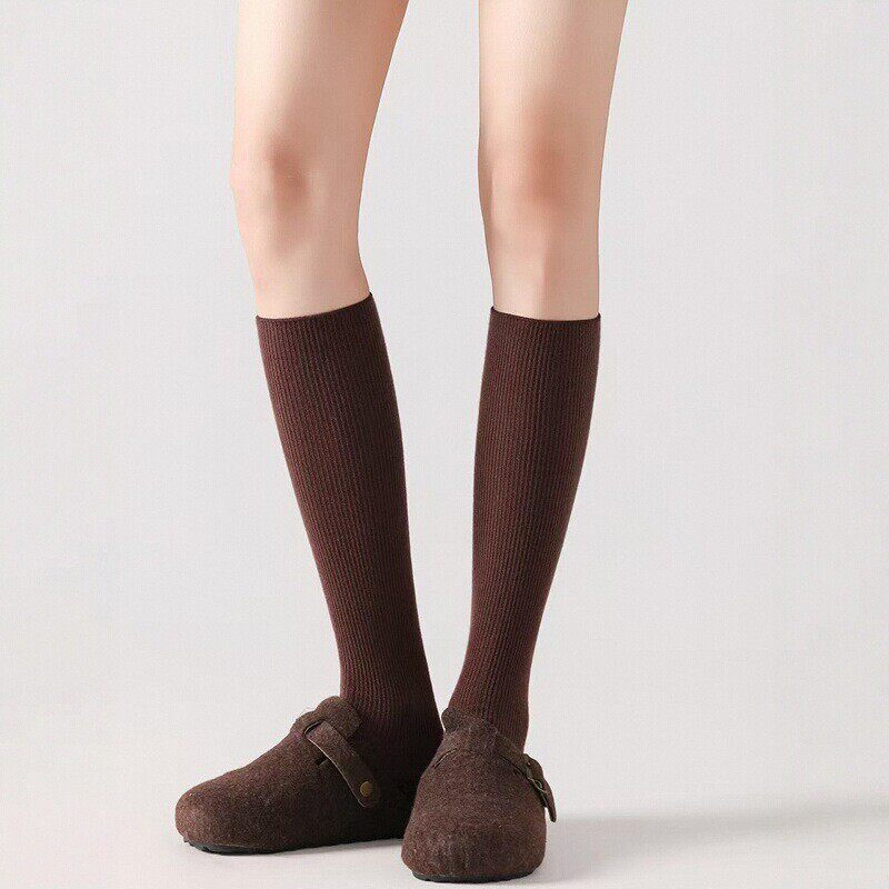 秋冬穿搭袜子先出手秋日摩卡棕miu系显瘦微压搭勃肯乐福小腿袜