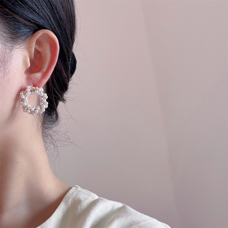 小众设计感圈圈麻花缠绕珍珠耳环女时尚轻奢高级感百搭耳钉耳饰品