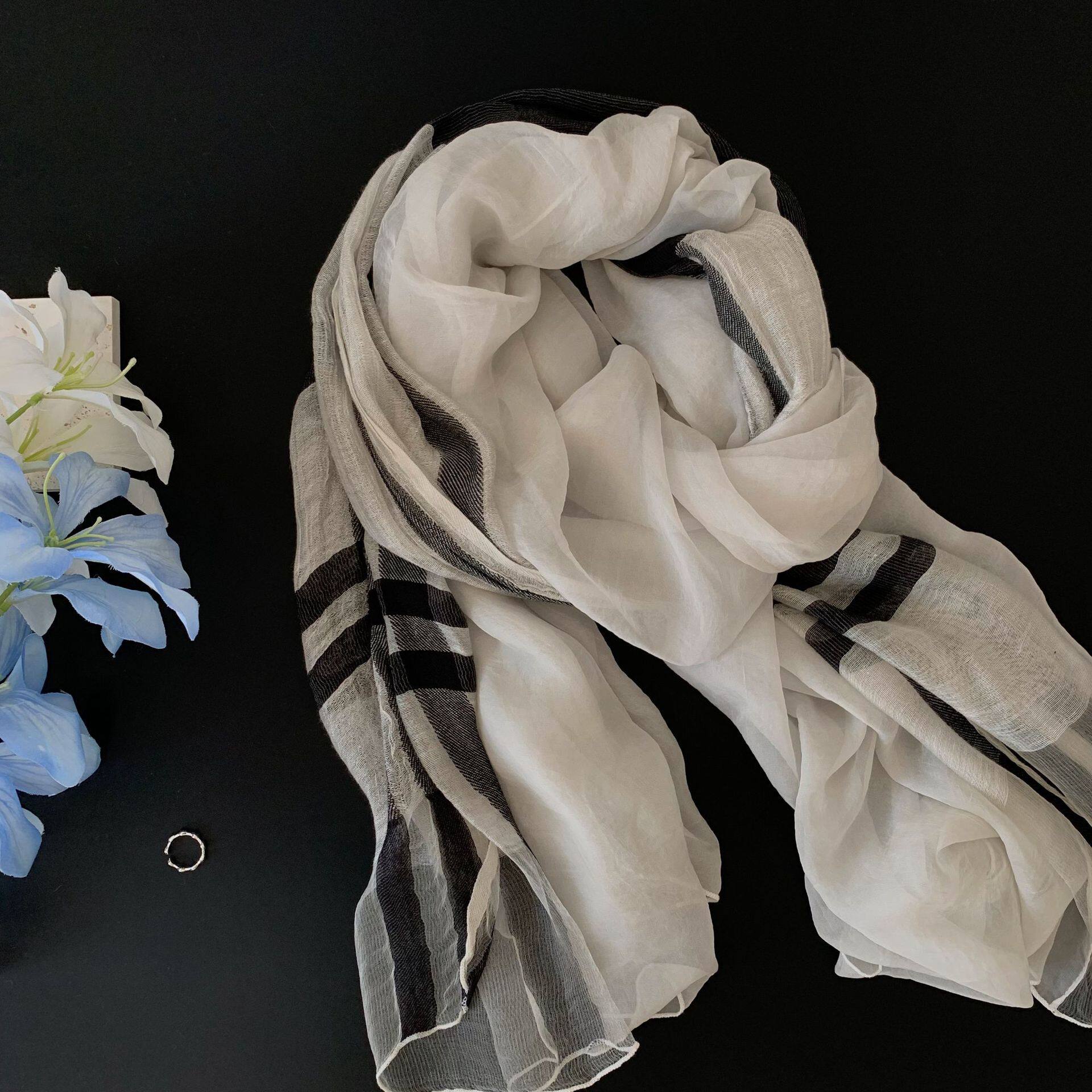 丝巾棉麻拼接时尚格子围巾长款柔滑2026春秋冬女百搭纱巾薄款披肩