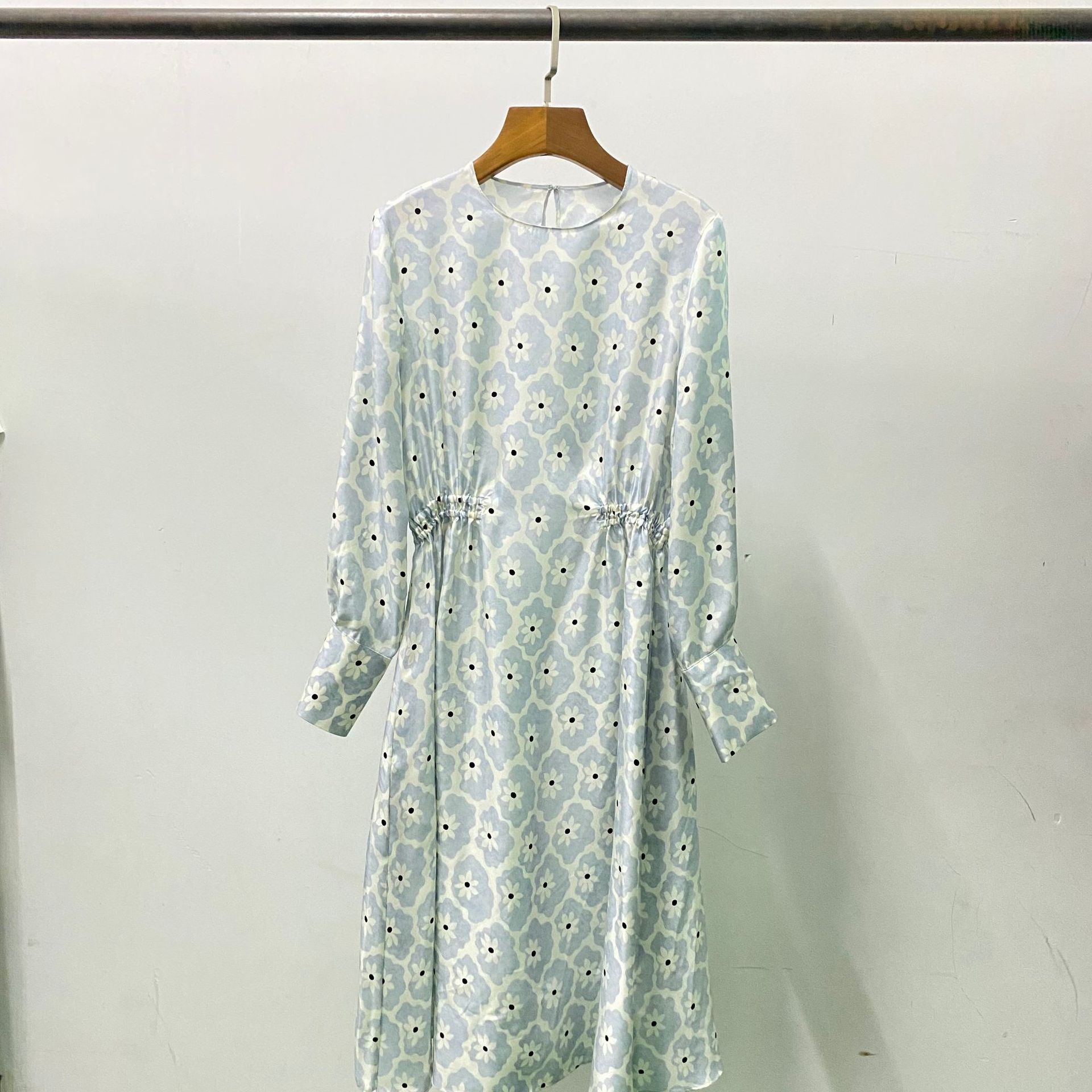 断码清仓桑蚕丝连衣裙圆领花朵真丝松紧腰长袖印花/印染日韩休闲