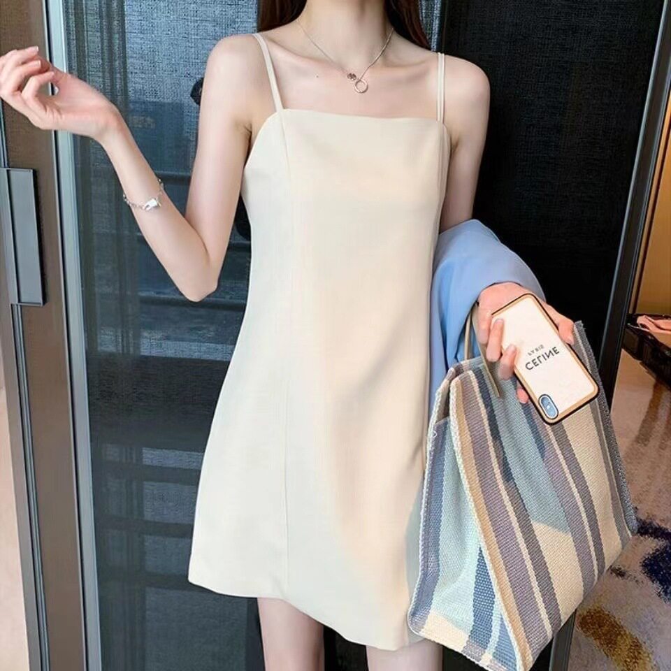 黑色简约性感吊带连衣裙女夏季气质修身小黑裙短款H型裙无袖约会图片