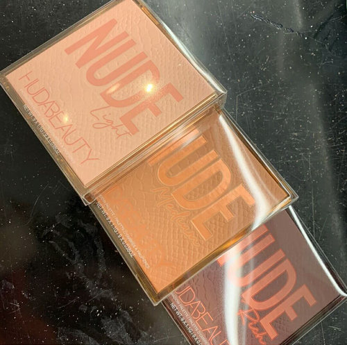 九宫格眼影HUDAbeauty