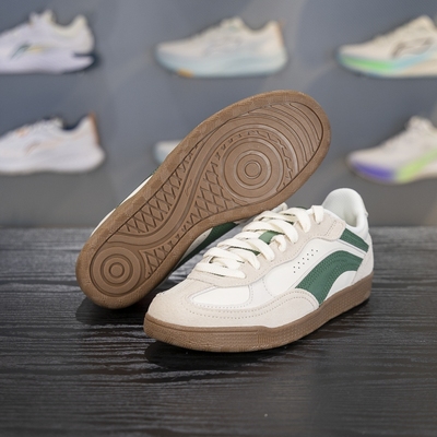 李宁系带女子板鞋低帮休闲鞋