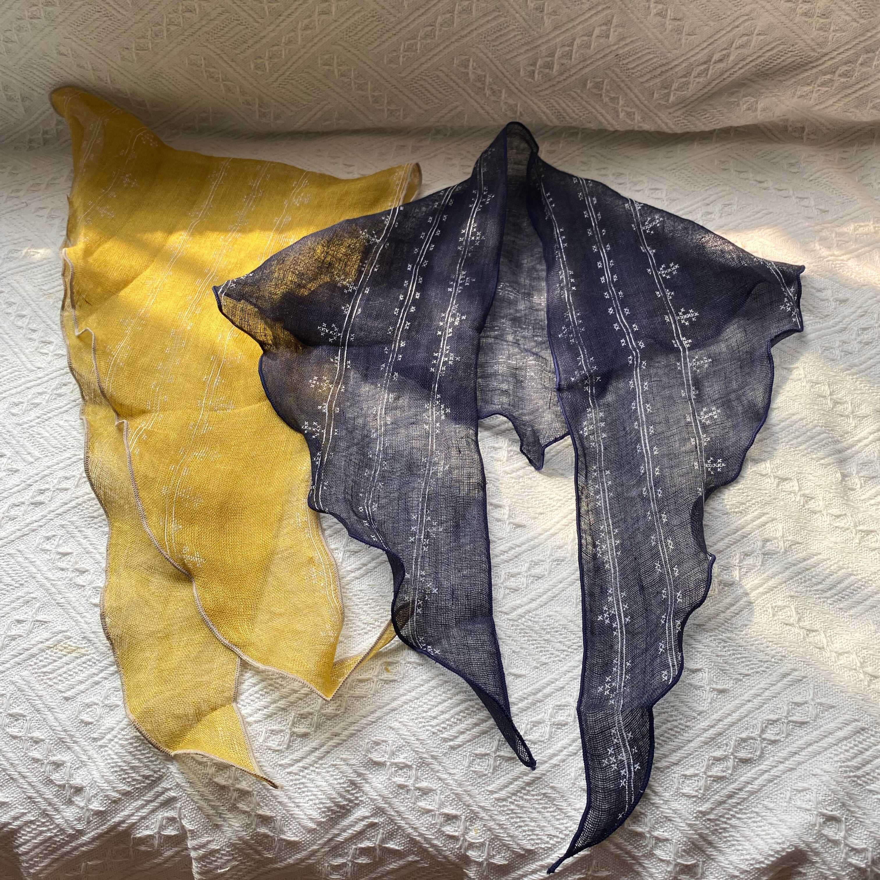 100%天然亚麻丝巾女三角巾头巾藏蓝色印花日系复古围巾披肩两用