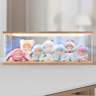 适用DORA大表姐山海异梦搪胶展示盒毛绒盲盒挂件亚克力防尘收纳盒