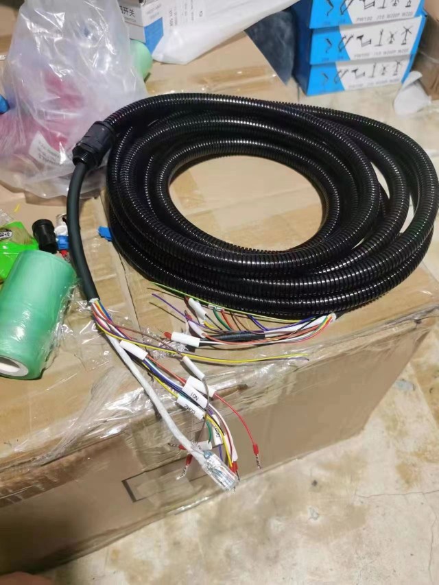 12信号线+8芯网线结构一体线 DL-AD158-PT1203-PBNETC5-15M-ZNET