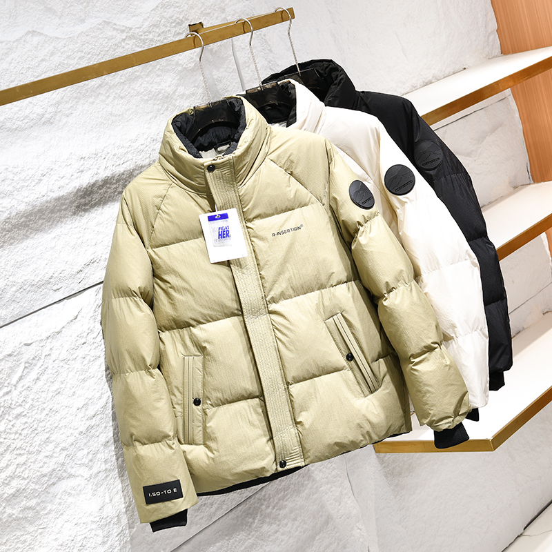 蓬松保暖时尚立领羽绒服面包服