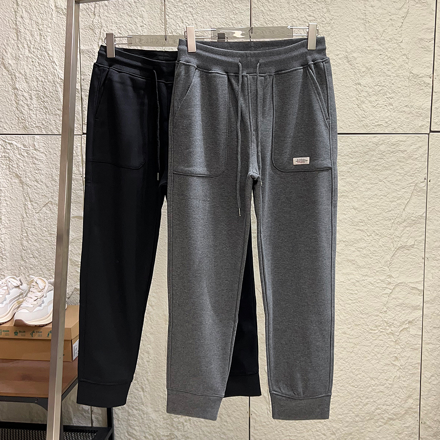 一条过冬加绒加厚束口休闲卫裤男