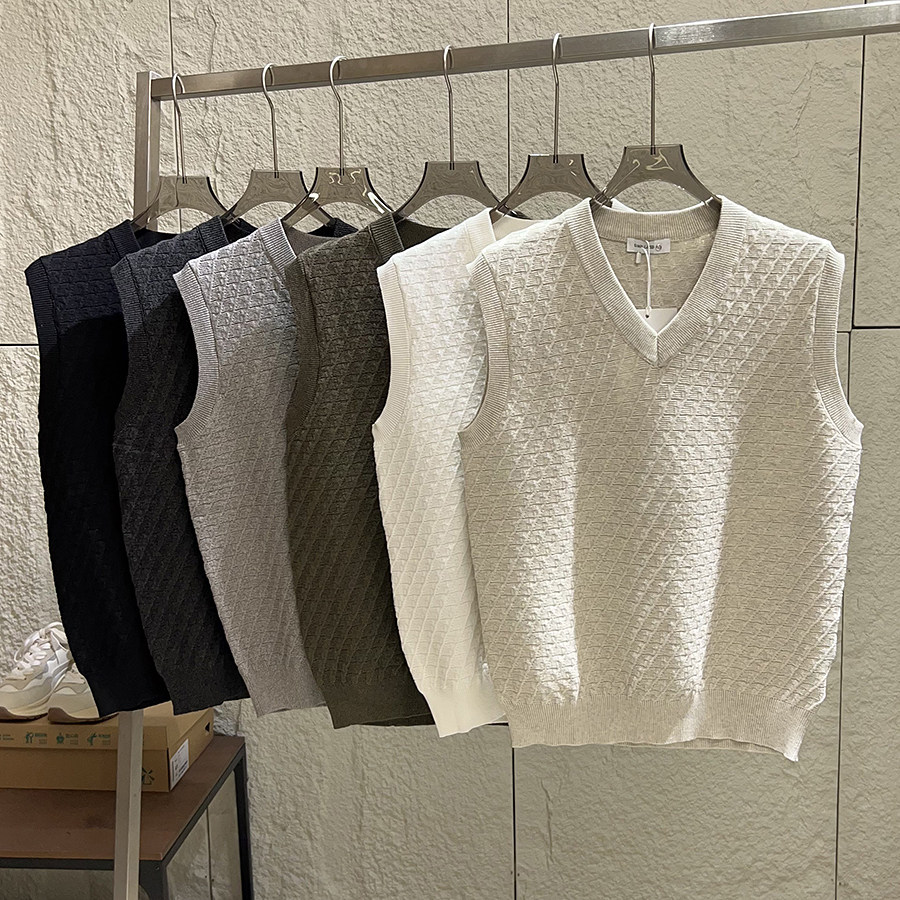 百搭叠穿！菱格提花设计！秋冬男士纯色V领无袖针织毛衣背心马甲,男装,常规马甲,淘宝优惠券,粉丝福利购,淘宝优惠卷