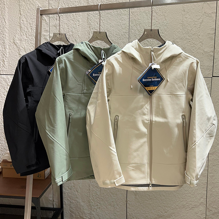 户外防风防泼水软壳连帽冲锋夹克