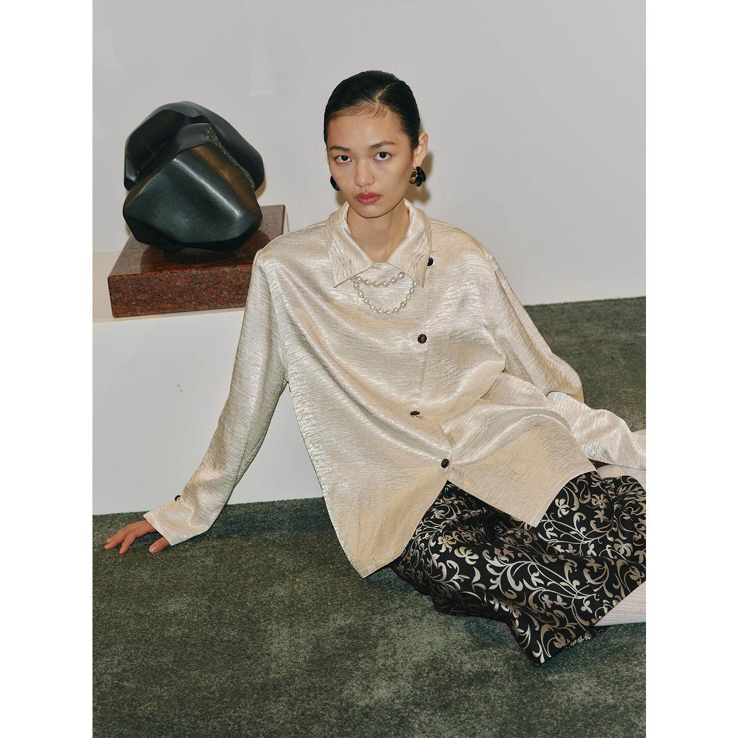 蓝点2025春季石英白翻折门襟衬衫