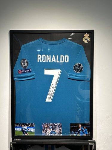 复刻皇马C罗签名版足球服球衣生日快乐球迷礼物裱框装饰品