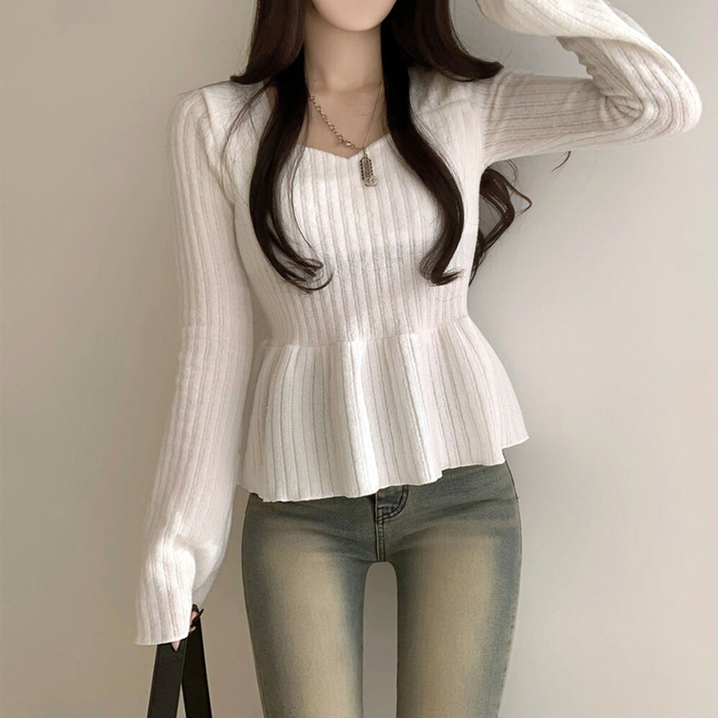 纯欲软糯白色v领坑条针织A摆T恤