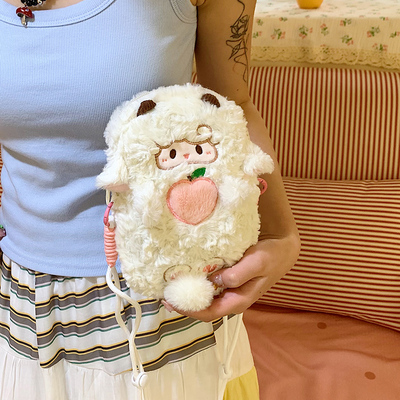 2025新款可爱小羊毛绒玩偶斜挎包手机背包包女公仔卡通零钱包