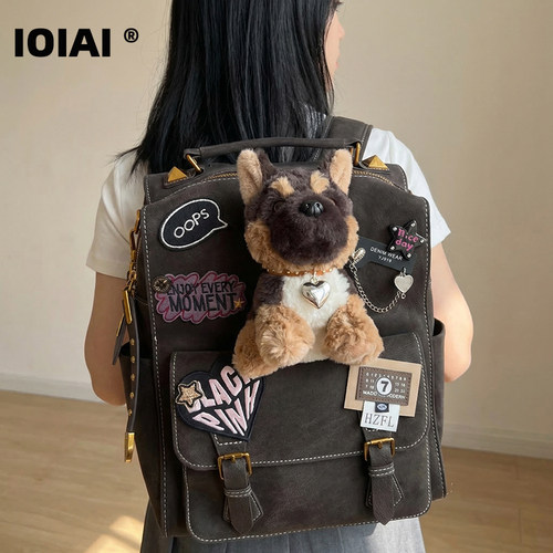 IOIAI设计2026超好看双肩背包女可爱高颜值旅游轻便大学生书包