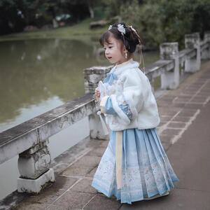 汉服女童冬季加厚国风马面裙套装秋冬2024新款儿童唐装拜年服冬装