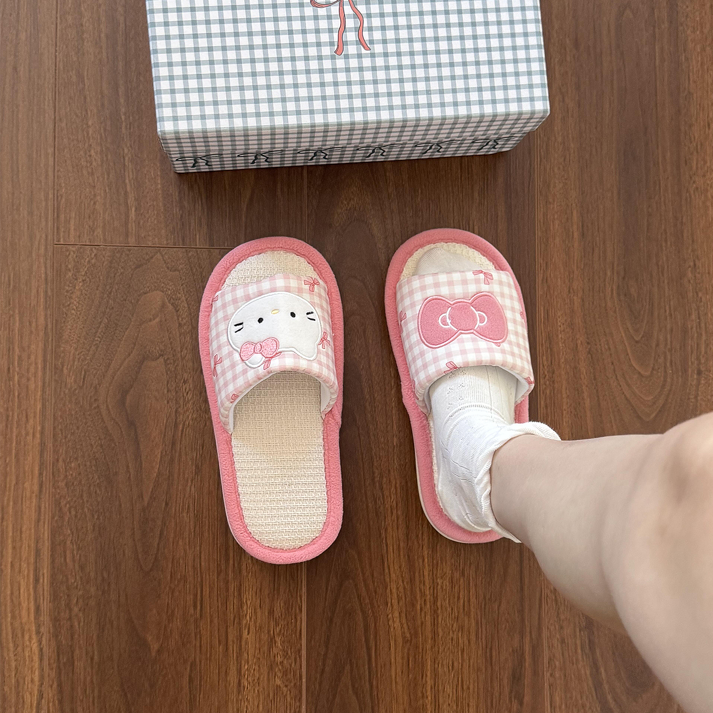 哈喽kitty亚麻拖鞋女款室内家居四季通用冬季棉拖鞋女士防滑防臭
