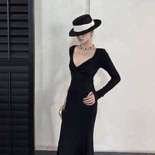 AhhCute【大约在冬季】纯欲V领长袖连衣裙女轻奢宴会晚礼服裙