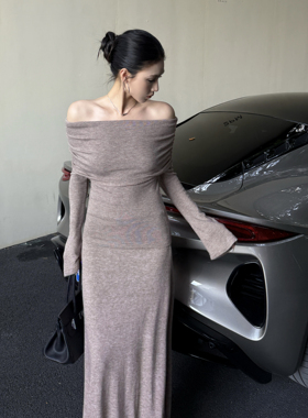 AhhCute【松弛密码】高级感一字肩针织长裙女秋季修身内搭长裙