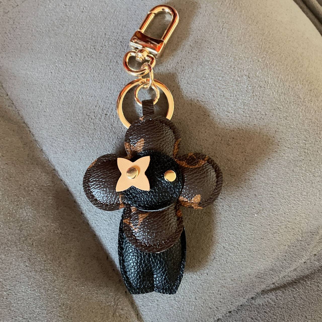 LV&GEDETE 背包小挂饰太阳花汽车钥匙扣挂件老花少女心钥匙链配饰