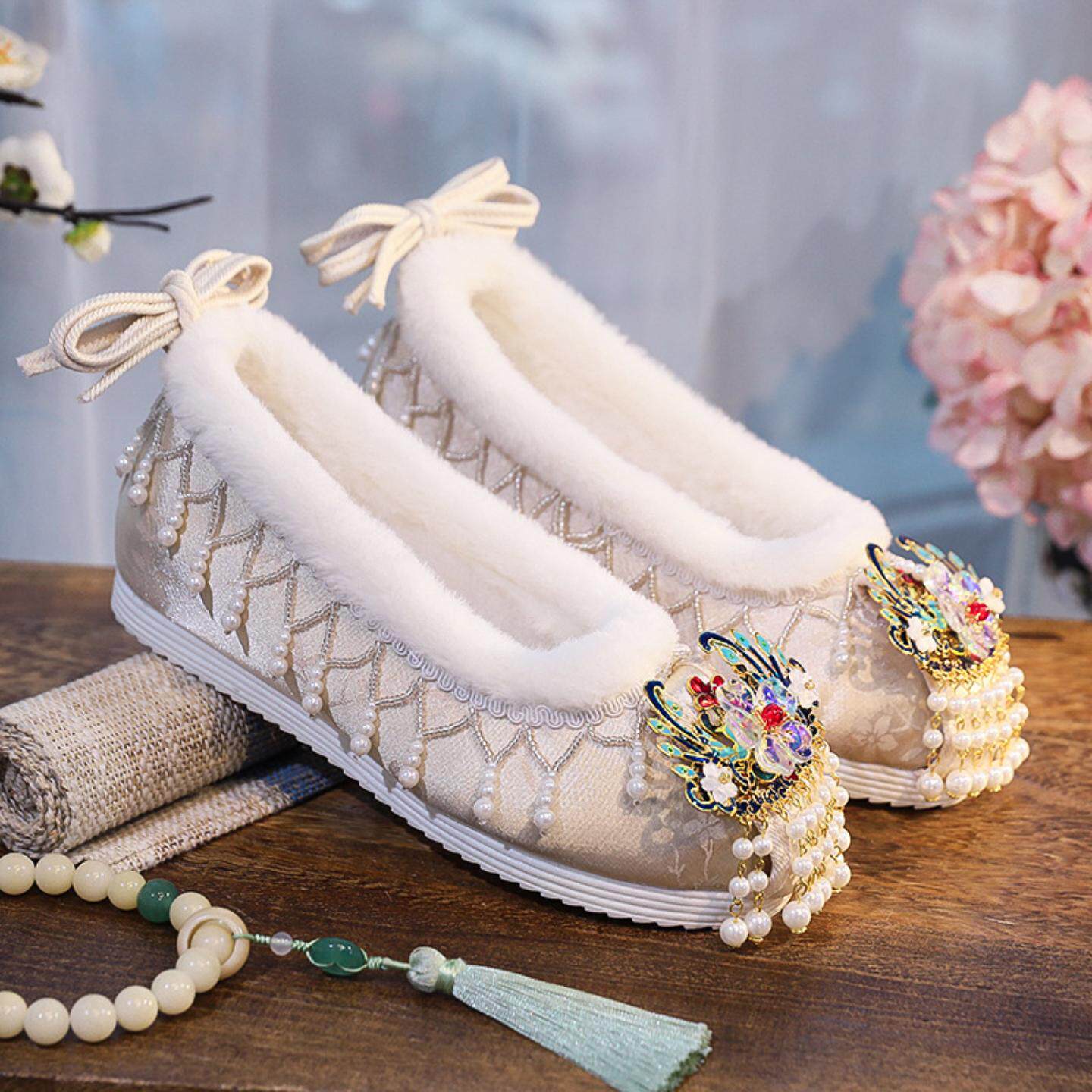 古风加绒绣花棉靴女内增高