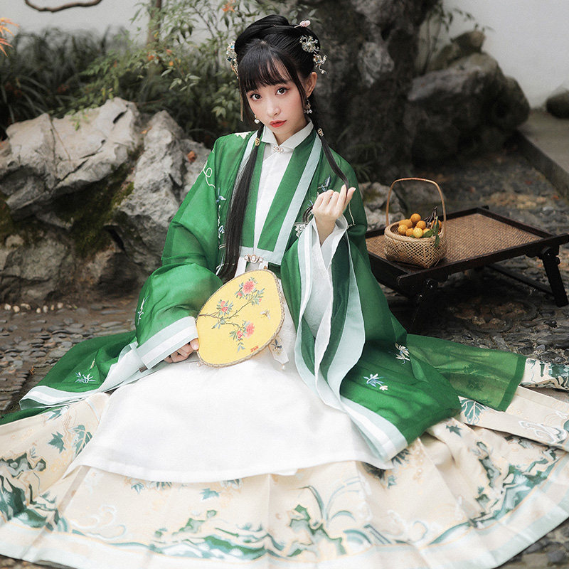 十三余小豆蔻儿[绿珠清影]重工刺绣披风刺绣外套汉服女秋冬款仙气