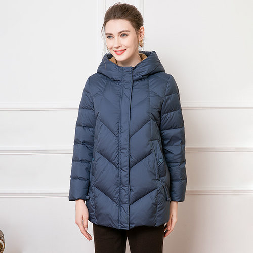 赏心岁月连帽羽绒服气质减龄