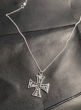 ERD风格十字造型纯银熏黑项链