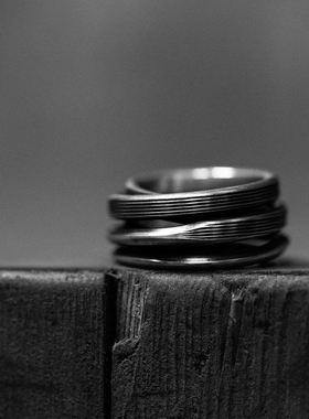 从不睡觉 德国暗黑小众手工925银条纹雕刻弹簧戒指MUNCHEN风指环