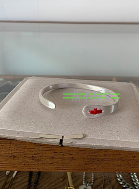 ma+风格纯银十字红绳开口手环