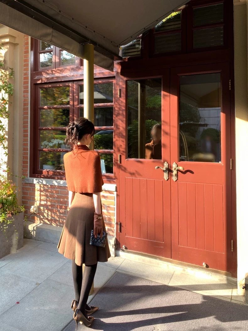 JAYKY YANG【奥黛小姐】双排扣羊毛翻领罩衫女罗纹针织百褶裙套装