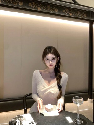 kubiliv【淡颜美人】羊毛V领亮片扭结长袖针织衫修身显瘦套头上衣