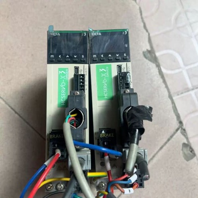 议价HCFA合川驱动器，SV-X3DA020A-D两台，