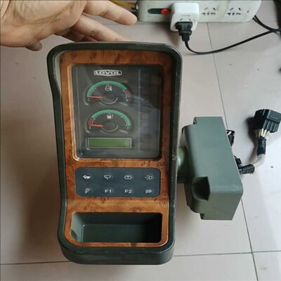 议价（统统工控）雷沃65V8挖土机显示器，9成新，！