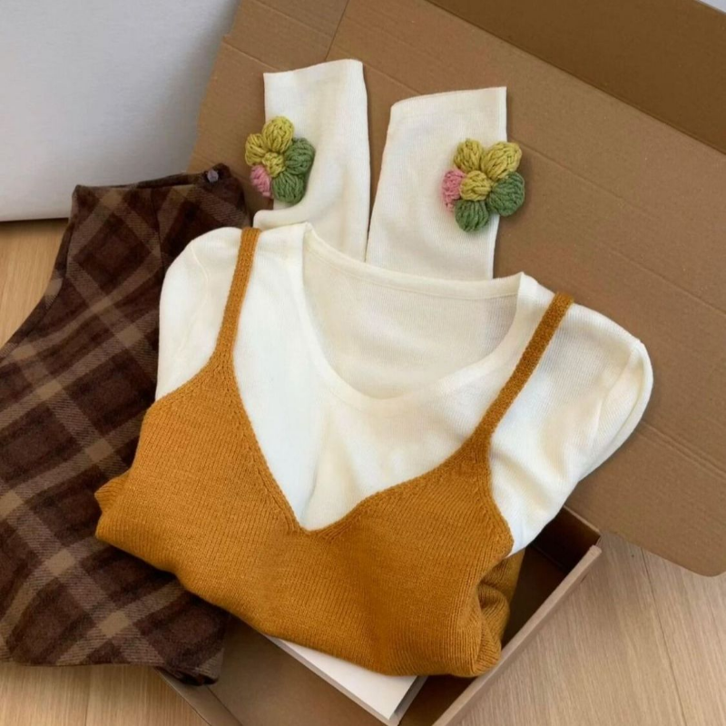 是心动呀~韩系风立体花朵长袖t恤叠穿针织马甲两件套女设计感上衣