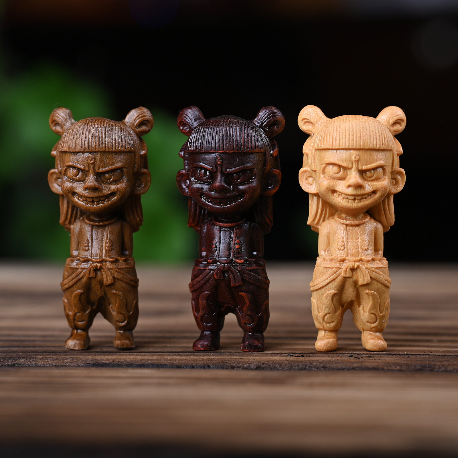 爆款魔童降世绿檀木雕刻可爱哪吒家居汽车载手办摆件新中式装饰