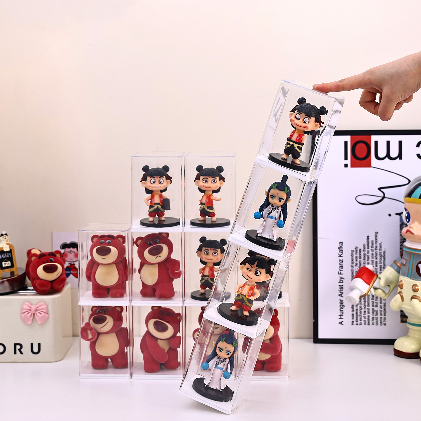 草莓熊盲盒收纳展示架哪吒手办盒