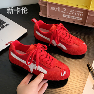 新卡伦真皮牛反绒红色平底德训鞋女2026年百搭系带运动休闲阿甘鞋