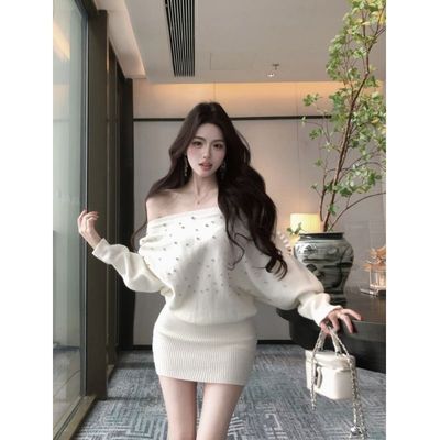 法式不规则白色斜肩针织连衣裙女秋冬季修身内搭毛衣裙包臀短裙子