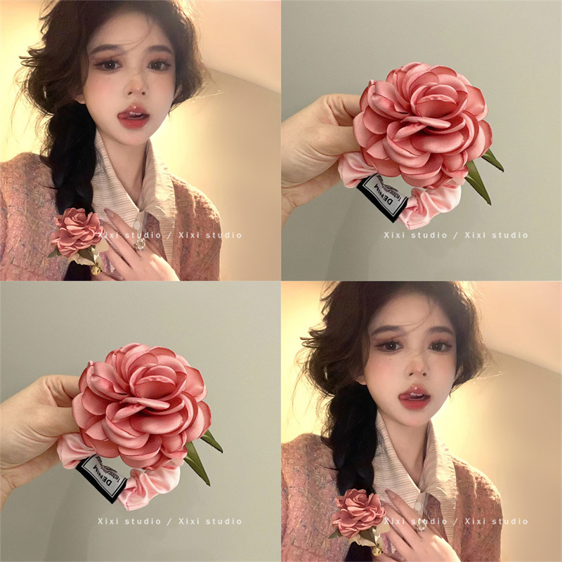 高级感花朵发绳2024新款玫瑰花头绳纯欲头花小众设计感麻花辫发饰