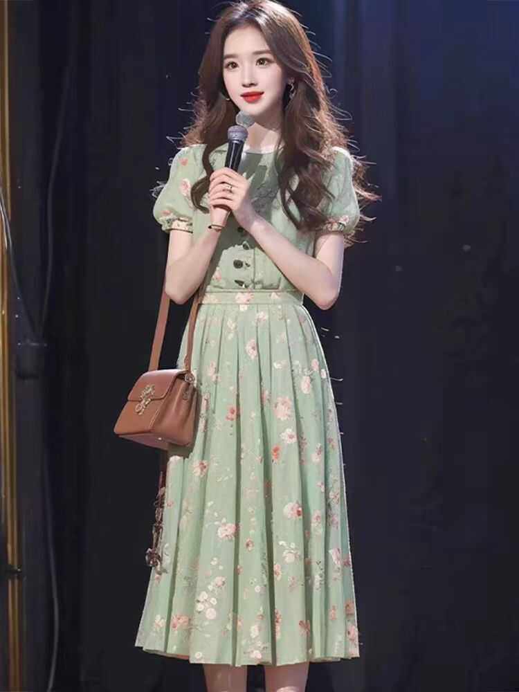 别致独特显白茶歇新款碎花复古