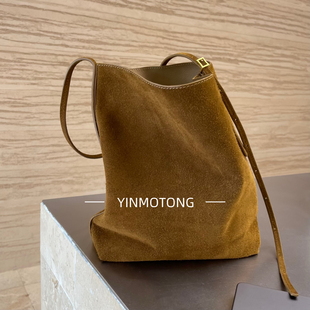 秋冬高圆圆同款进口麂皮通勤大容量复古风单肩斜挎tote托特水桶包