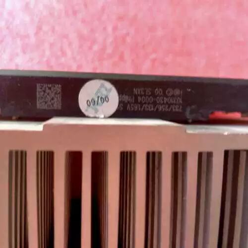 议价奔腾三P3 SLOT1 CPU 733/256/133