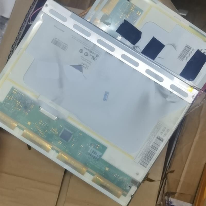 LB104S01-TL01/TL02几百个(请询价)